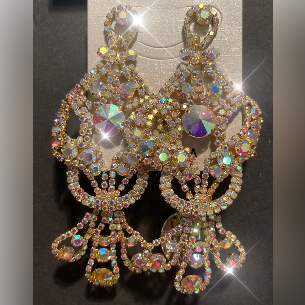 Pageant Earrings Long Auroura Borealas Color 55$